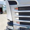 Bords grille calandre en inox chromé sur Scania Streamline R400 et R440 cabine étroite