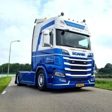 DESSUS DE GRILLE POIDS LOURD SCANIA NTG EN POLYESTER