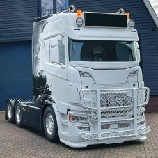 Visière type 143 Scania Next Generation R et S toutes cabines avec découpe pour 2 feux NTG - Compatible