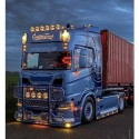 support-pour-4-5-ou-6-phares-longue-portees-sur-enseigne-lumineuse-led-classic-sur-camion-scania