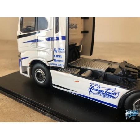 Maquettes Camions Iveco S-Way, vue sur le carénage du Poids Lourd blanc