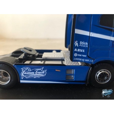 Maquettes Camions Iveco S-Way, vue sur le carénage du Poids Lourd bleu