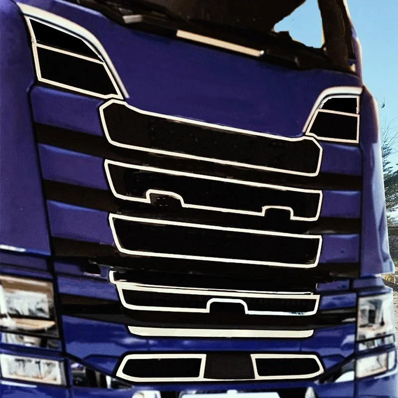 Habillages inox grille calandre Scania S500 sans veilleuses