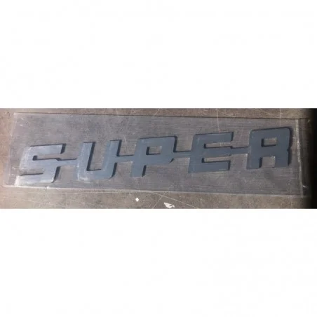 Logo plastique Old School SUPER 390mm aluminium