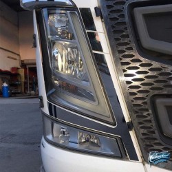 Entourages inox sur phares Volvo FH4 2013 à 2020