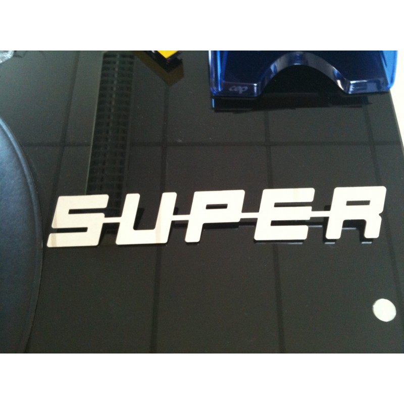 Logo Inox Old Scool "SUPER" à boulonner. 390mm x 60mm épaisseur 3mm. Logo Inox Old Scool "SUPER" à boulonner. 390mm x 60mm épaisseur 3mm.