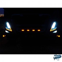 Volvo camion avec phares à LED et éclairage intérieur LED