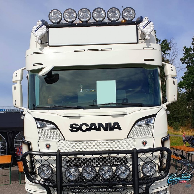 Visière Scania NTG 230x35cm découpe pour 7 veilleuses
