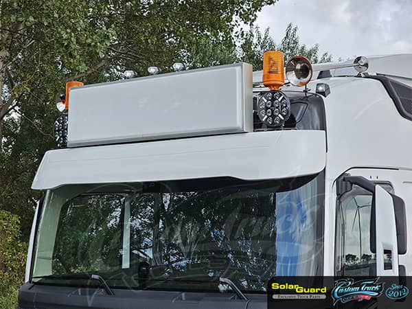 Visière Volvo FH Aero 30cm découpe NTG pour 5 Feux / 2 Feux / Lisse