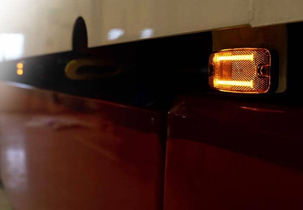 Feu de position 12v 24v Optoline D Ledson sur camion