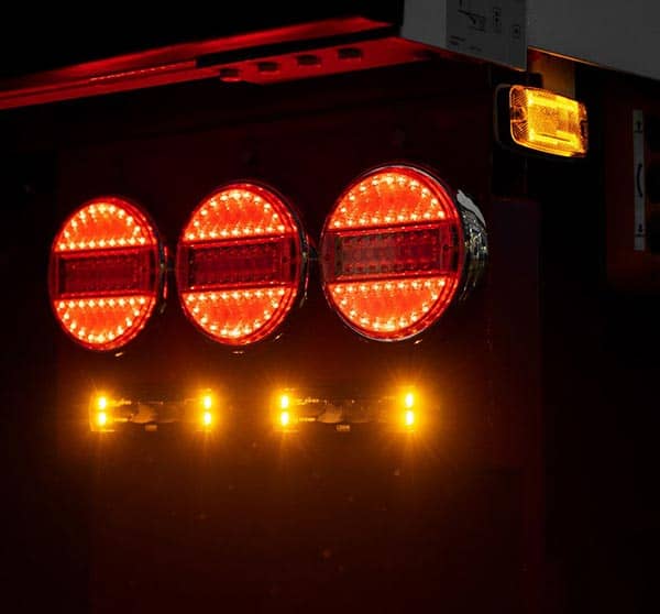 Feu de position 12v 24v Optoline D Ledson sur poids lourd