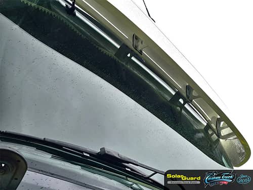 Montage Visière polyester Mercedes MP5 et Procabin cabine Gigaspace