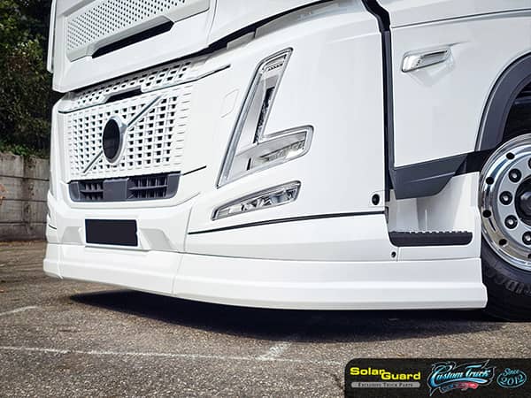 Pare choc Spoiler camion Volvo FH Aero pour 5 Feux / 2 Feux / Lisse